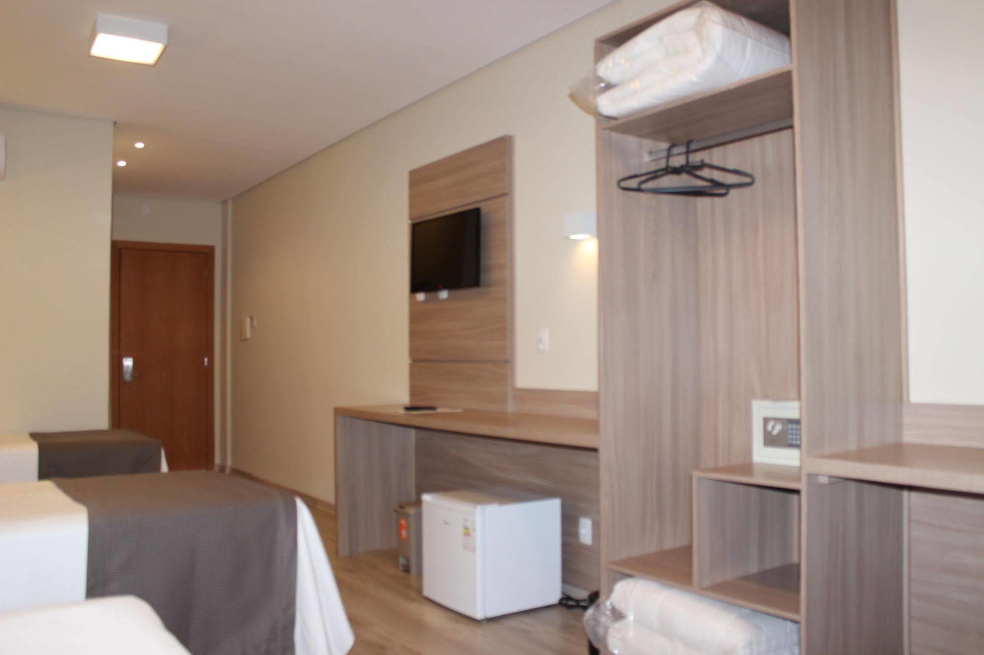 Minas Platinum Hotel & Convention 콘셀례이루 라파이에치 외부 사진